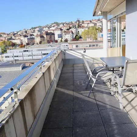 公寓 Good Location, Spacious, Comfortable And Bright!! *
