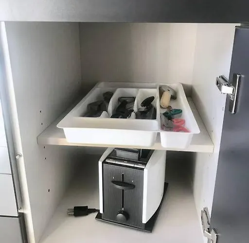 Good Location, Spacious, Comfortable And Bright!!