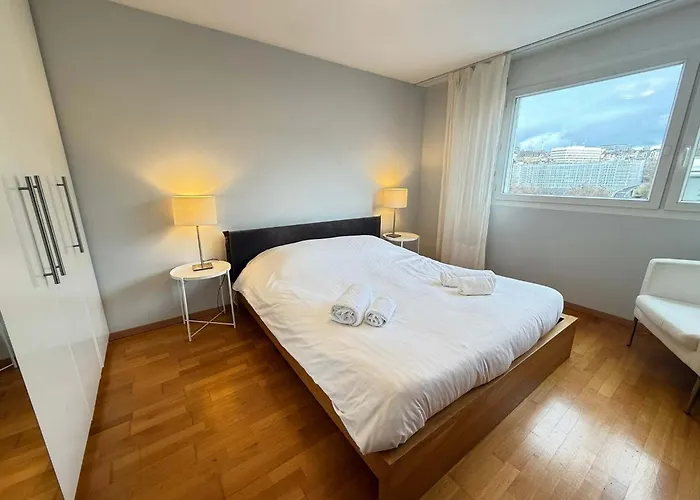 Good Location, Spacious, Comfortable And Bright!! * Лозана